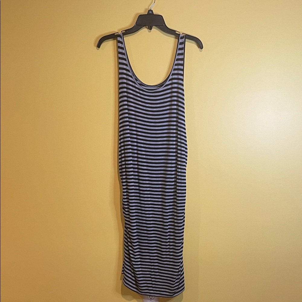 ❄️ 5/$25‎ Liz Lange Maternity Striped Sleeveless Dress Size Small